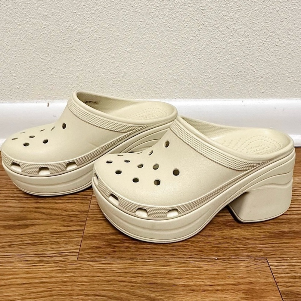 CROCS Platform Sandals
